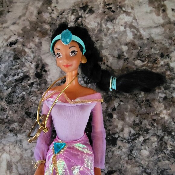 Disney’s Aladdin Princess Jasmine Fashion Doll-1992 - Picture 3 of 4